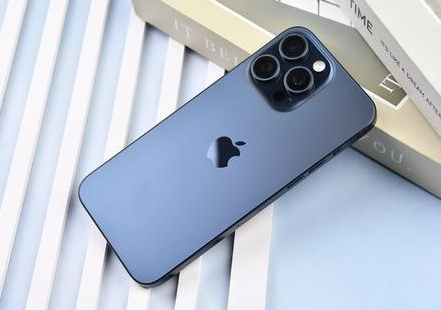 南澳苹果维修点分享iPhone 15 Pro Max屏幕更换全新实操风险 